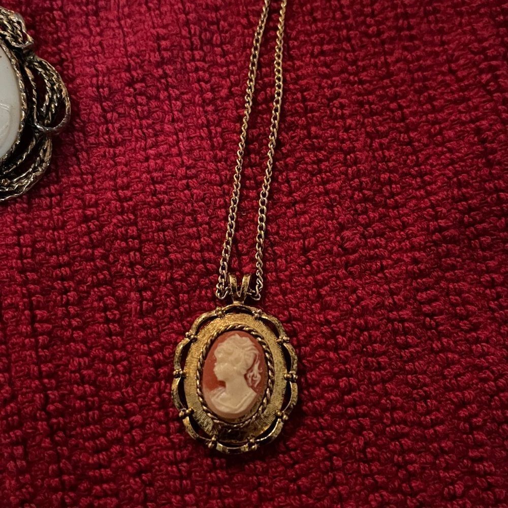 Cameo pendant collection - Picture 7 of 8